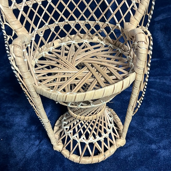 VTG Boho Wicker Peacock Doll Chair - Picture 3 of 5